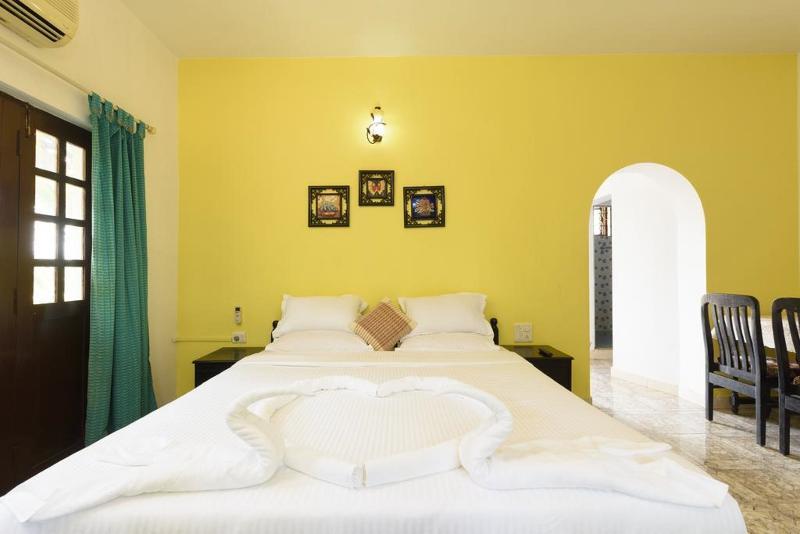 Oyo 13311 The White Feather Hotel מנדרם מראה חיצוני תמונה