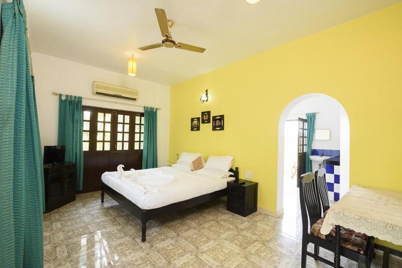 Oyo 13311 The White Feather Hotel מנדרם מראה חיצוני תמונה